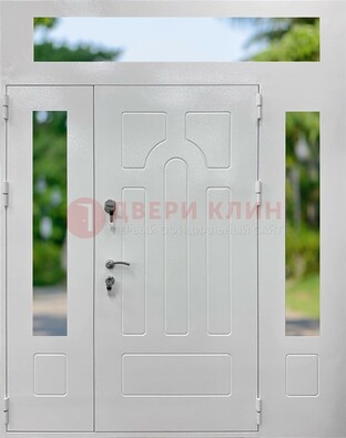 Белая стальная дверь порошок со стеклом и фрамугами ДФГ-11 в Омске