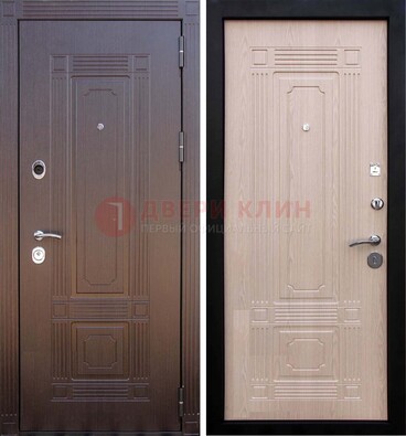Коричневая входная дверь с МДФ ДМ-173 для кирпичного дома в Омске