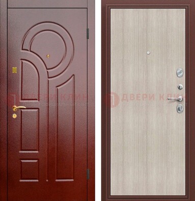 Красная металлическая дверь с МДФ панелями ДМ-368 в Омске