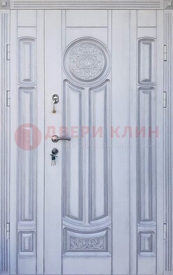 Белая двухстворчатая дверь с массивом дуба ДМД-72 в Омске