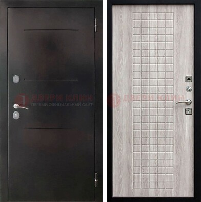 Черная железная дверь с порошковым покрытием и филенчатой МДФ ДП-221 в Омске