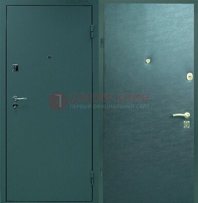 Зеленая стальная дверь с порошковым покрытием ДП-93 в Омске