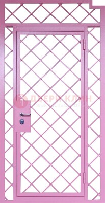 Розовая металлическая решетчатая дверь ДР-15 в Омске