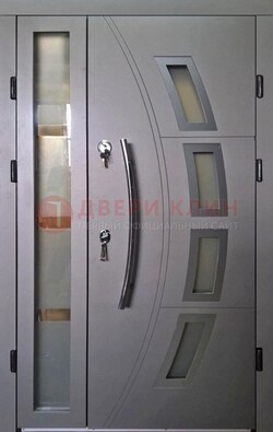 Серая железная дверь для дома со стеклом ДС-17 в Омске