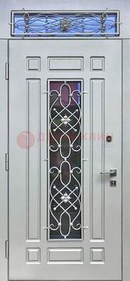 Белая железная дверь с виноритом и фрамугой ДВТ-12 в Омске
