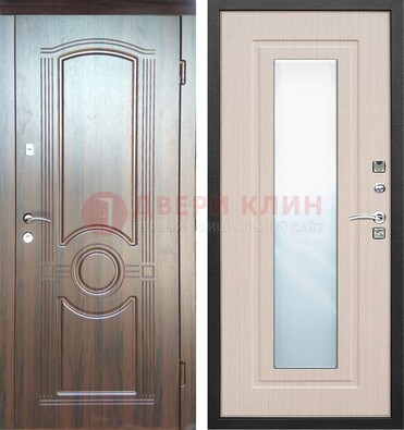 Светло-коричневая дверь c виноритом с узором и филенчатой МДФ ДЗ-120 в Омске
